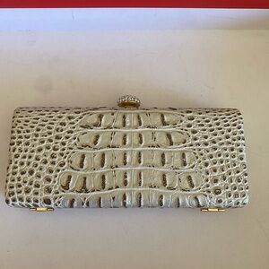 clutch embossed texture ￼